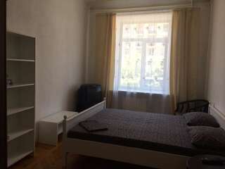 Апартаменты Просторные апартаменты в историческом центре Харькова Харьков Апартаменты с 2 спальнями-17