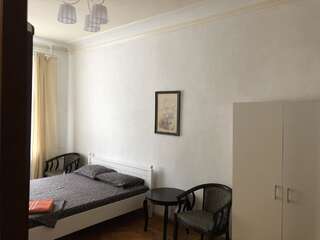 Апартаменты Просторные апартаменты в историческом центре Харькова Харьков Апартаменты с 2 спальнями-9